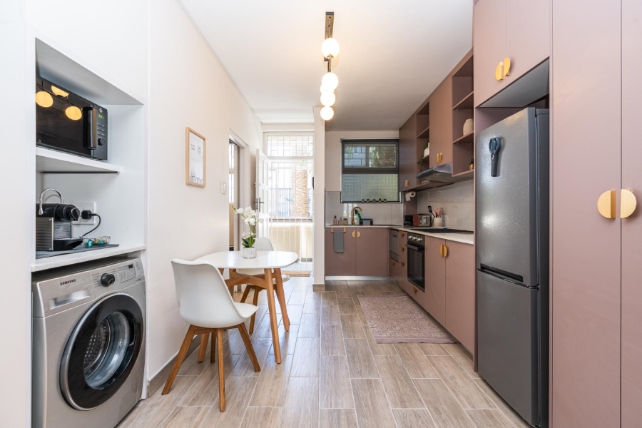 To Let 1 Bedroom Property for Rent in Sea Point Western Cape